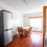 Hébergement de vacances 6pax Baby Friendly Near Dino Park&beaches São Bartolomeu