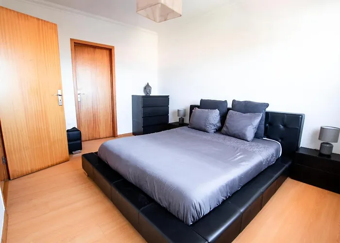 Сasa de vacaciones 6pax Baby Friendly Near Dino Park&beaches São Bartolomeu