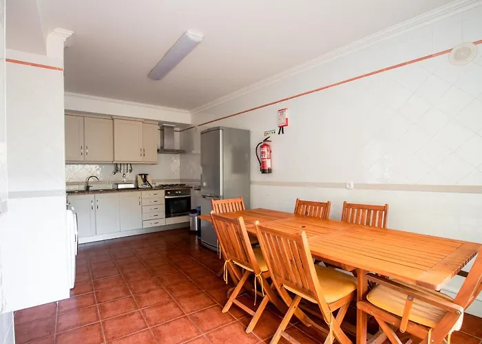 Сasa de vacaciones 6pax Baby Friendly Near Dino Park&beaches São Bartolomeu