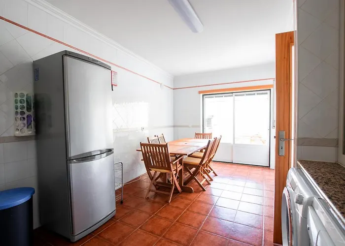 Сasa de vacaciones 6pax Baby Friendly Near Dino Park&beaches São Bartolomeu
